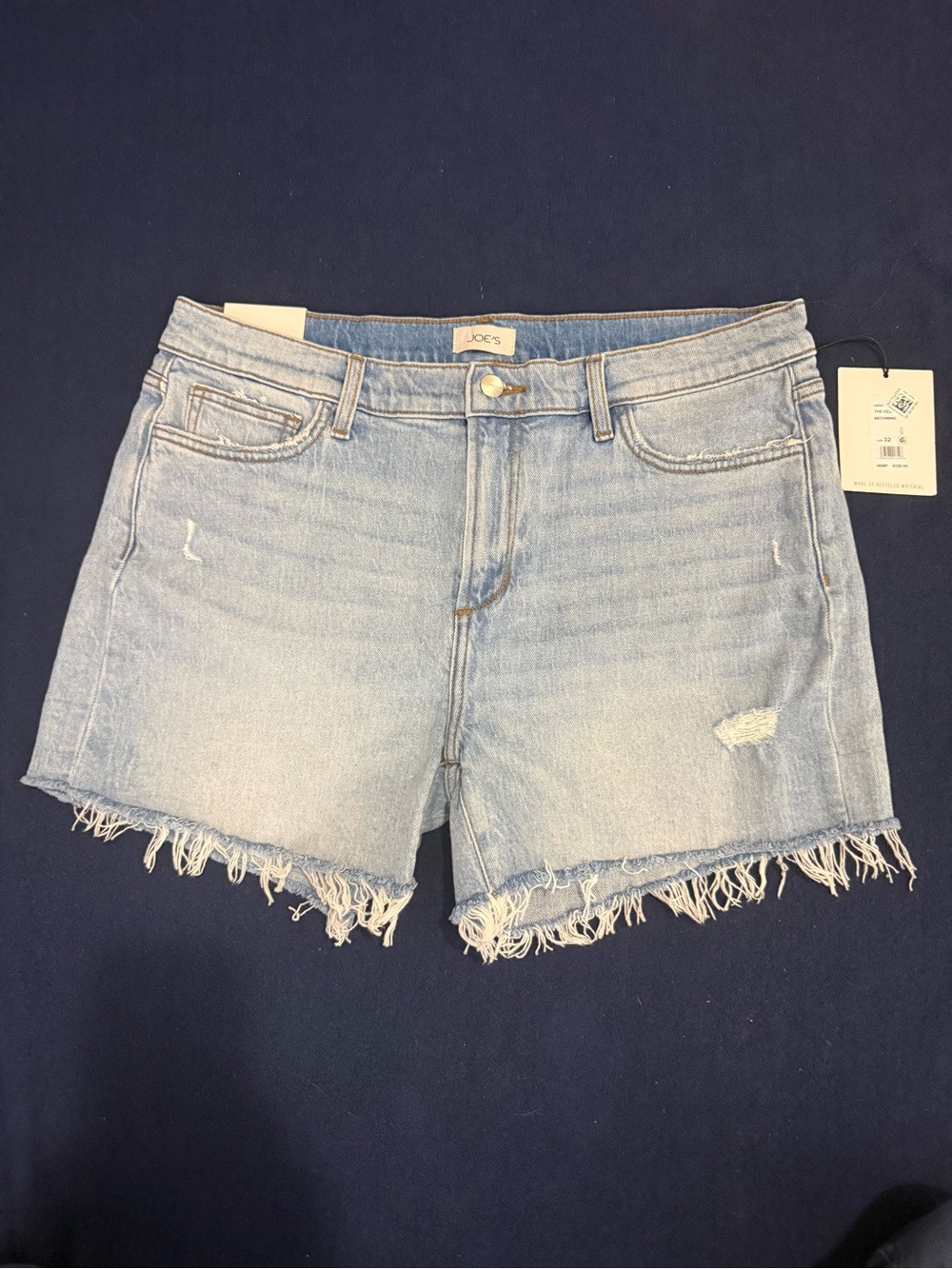 JOE'S Jeans TheOzzieShort in Becoming Light Wash DistressedFrayedHem Size 32